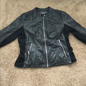 BLACK LEATHER JACKET